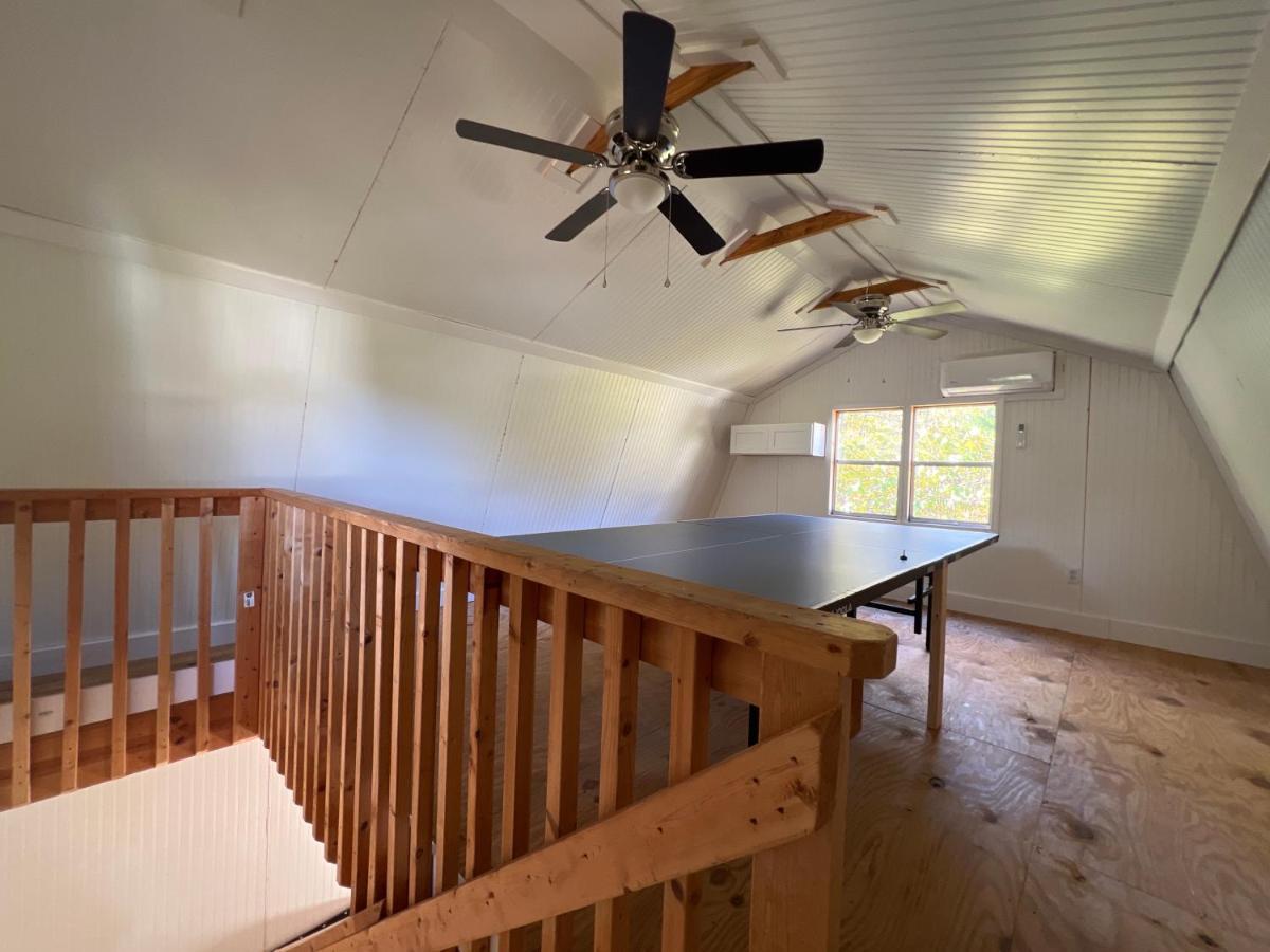 5Br 4B Huge Space With 2 Level Game Barn Грийнвил Екстериор снимка