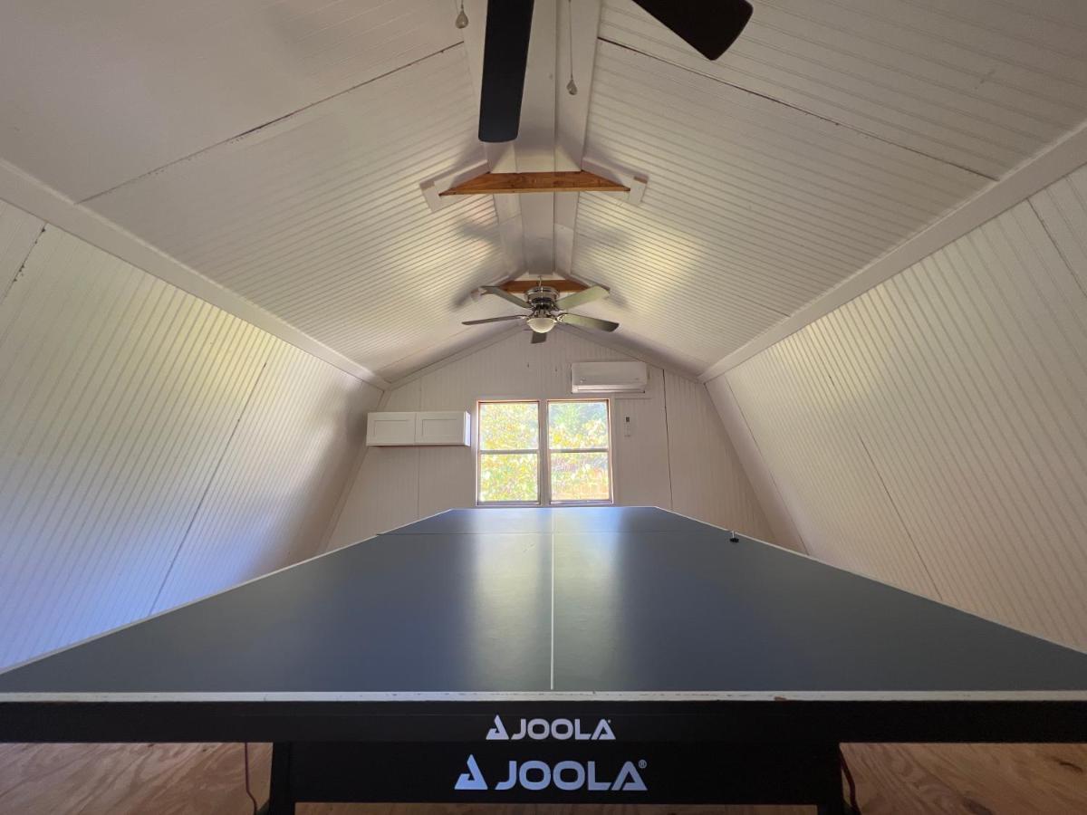 5Br 4B Huge Space With 2 Level Game Barn Грийнвил Екстериор снимка